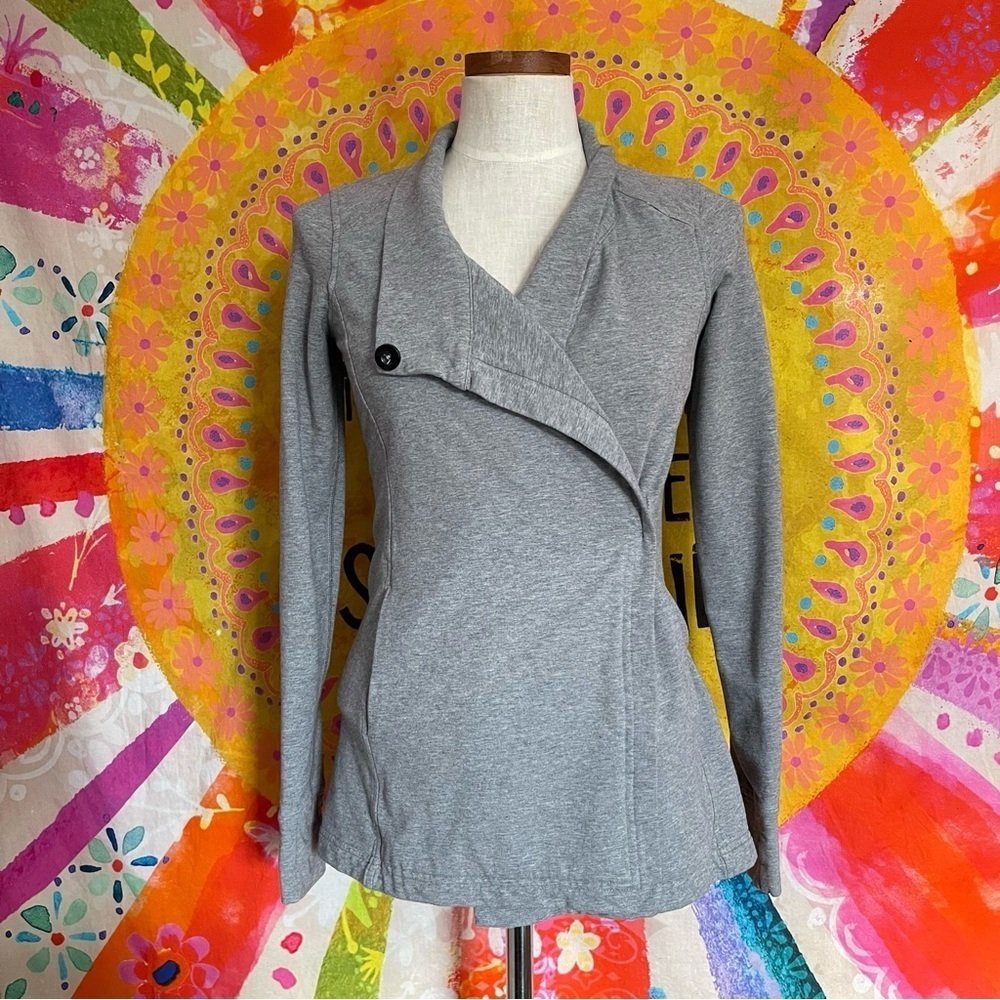 Lululemon Athletica Coast Wrap cardigan in Heather Gray size 2 preowned